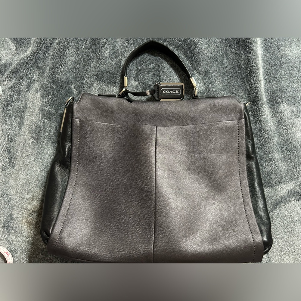 Elegant Gray Coach Handbag - Picture 2 of 9